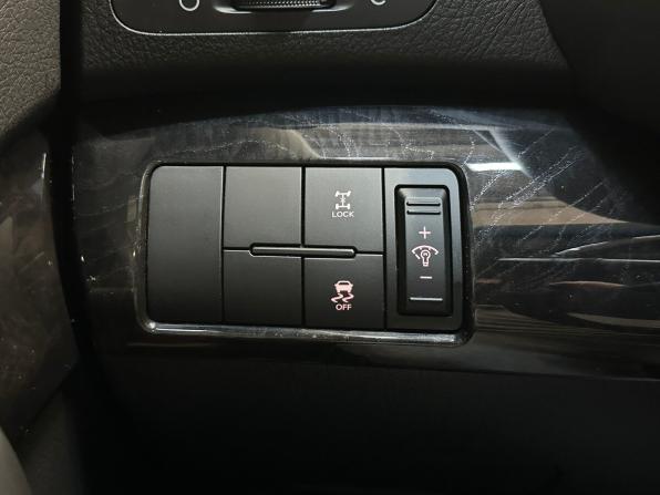 Kia Sorento II Рестайлинг с пробегом 2018 года, цена 2 290 000 рублей, 180249 км, внедорожник, Автокод Объявления