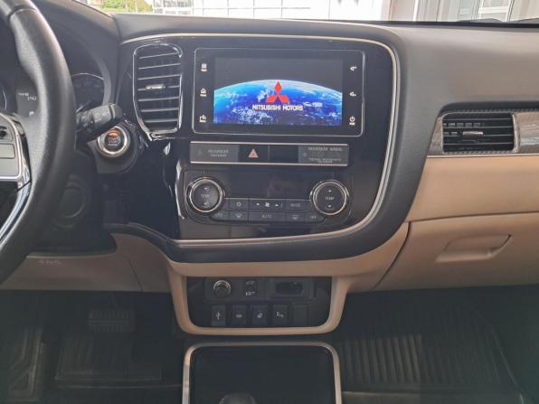 Mitsubishi Outlander III Рестайлинг 3 с пробегом 2019 года, цена 2 435 000 рублей, 99494 км, внедорожник, Автокод Объявления