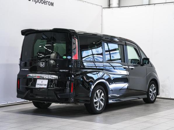 Honda Stepwgn V с пробегом 2016 года, цена 1 650 000 рублей, 158846 км, минивэн, Автокод Объявления