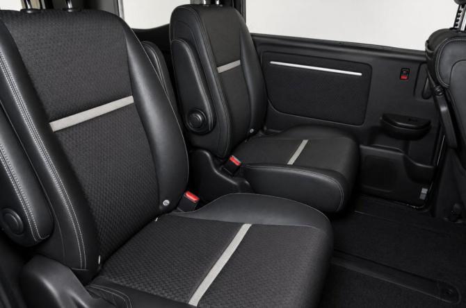 Honda Stepwgn V Рестайлинг с пробегом 2018 года, цена 2 349 000 рублей, 1290000 км, минивэн, Автокод Объявления