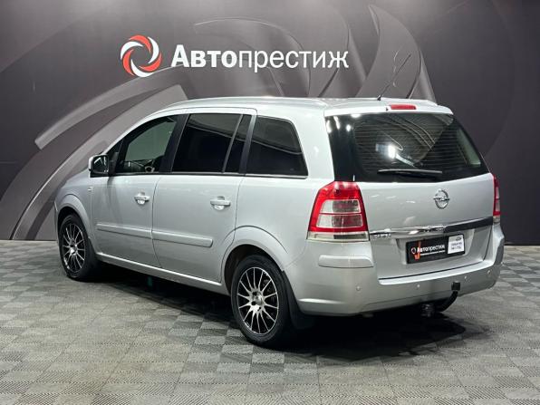 Opel Zafira B Рестайлинг с пробегом 2013 года, цена 640 000 рублей, 184000 км, компактвэн, Автокод Объявления