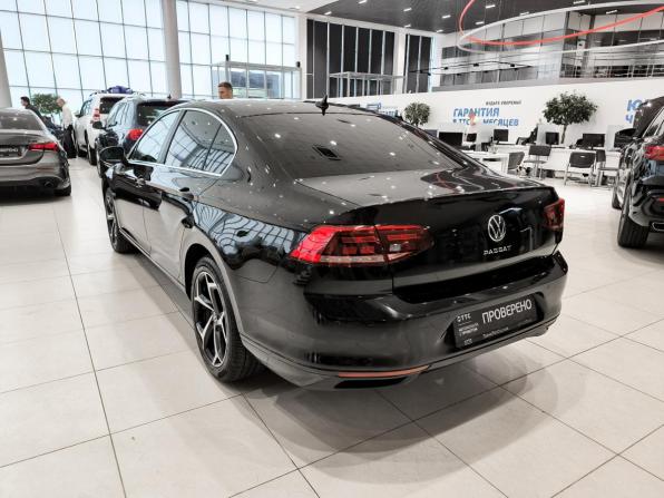 Volkswagen Passat B8 Рестайлинг с пробегом 2021 года, цена 2 290 000 рублей, 48316 км, седан, Автокод Объявления
