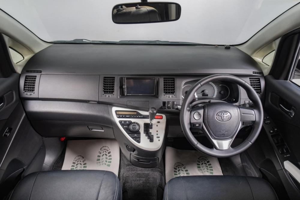 Toyota ISis I Рестайлинг Томск  - изображение 10