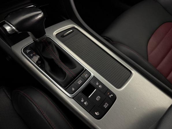 Kia Optima IV Рестайлинг с пробегом 2018 года, цена 2 350 000 рублей, 98066 км, седан, Автокод Объявления