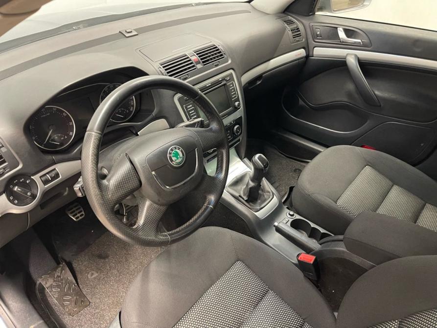 Skoda Octavia II (A5) Рестайлинг Санкт-Петербург  - изображение 10