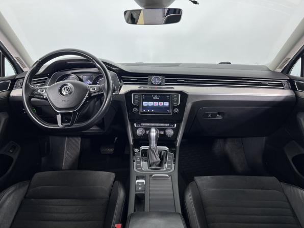 Volkswagen Passat B8 с пробегом 2016 года, цена 1 889 000 рублей, 260000 км, универсал, Автокод Объявления