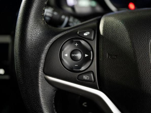 Honda Fit III Рестайлинг с пробегом 2018 года, цена 1 200 000 рублей, 100851 км, хэтчбек, Автокод Объявления