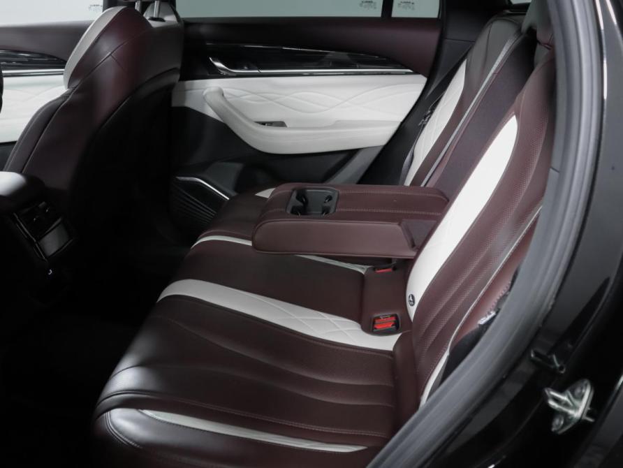 Geely Monjaro I Москва  - изображение 10