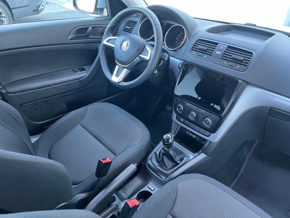 Skoda Yeti I Рестайлинг с пробегом 2015 года, цена 1 279 000 рублей, 132116 км, внедорожник, Автокод Объявления