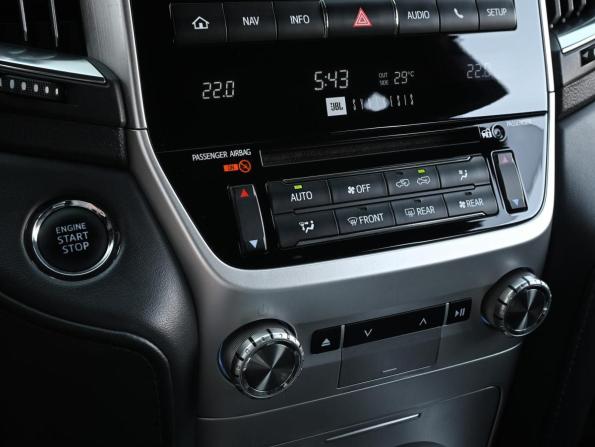 Toyota Land Cruiser 200 Series Рестайлинг 2 с пробегом 2020 года, цена 7 519 000 рублей, 160884 км, внедорожник, Автокод Объявления