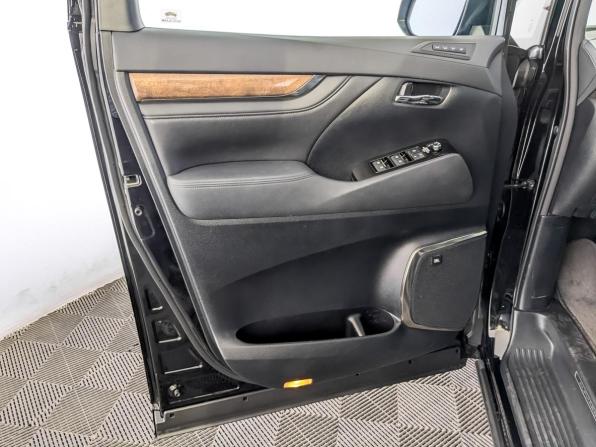 Toyota Alphard III с пробегом 2016 года, цена 4 325 000 рублей, 89908 км, минивэн, Автокод Объявления