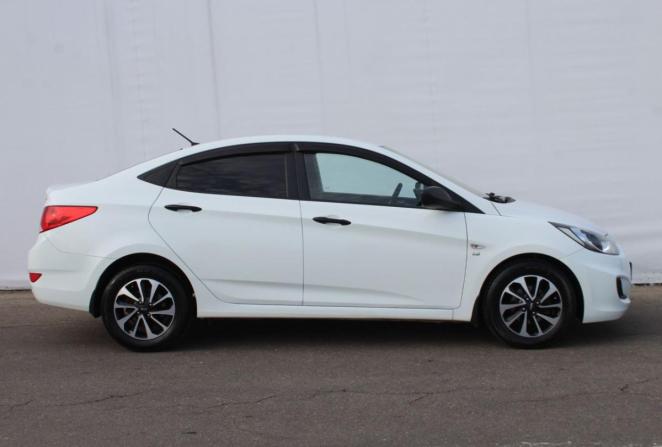 Hyundai Solaris I с пробегом 2014 года, цена 640 000 рублей, 211007 км, седан, Автокод Объявления