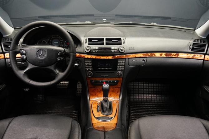 Mercedes-Benz E-Класс III (W211 S211) Рестайлинг с пробегом 2007 года, цена 1 200 000 рублей, 411000 км, седан, Автокод Объявления
