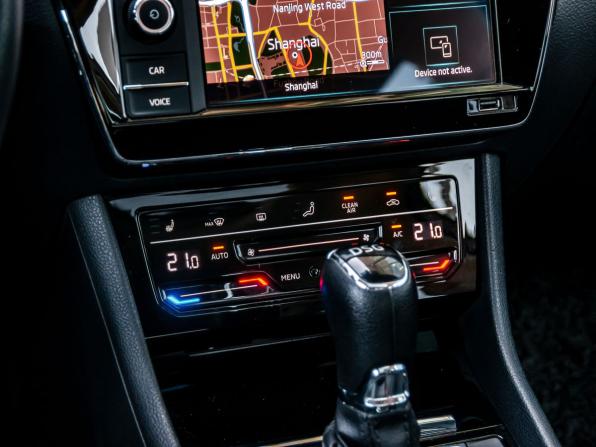 Skoda Superb III Рестайлинг с пробегом 2020 года, цена 2 900 000 рублей, 97777 км, лифтбек, Автокод Объявления