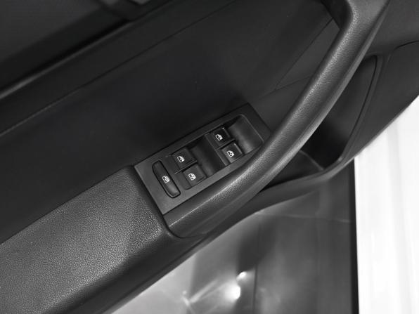 Skoda Rapid I Рестайлинг с пробегом 2018 года, цена 1 050 000 рублей, 184870 км, лифтбек, Автокод Объявления