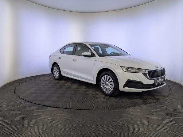Skoda Octavia IV (A8) с пробегом 2021 года, цена 2 400 000 рублей, 69993 км, лифтбек, Автокод Объявления
