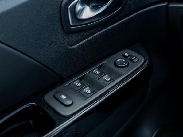 Renault Kaptur I Рестайлинг с пробегом 2021 года, цена 1 570 000 рублей, 56793 км, внедорожник, Автокод Объявления