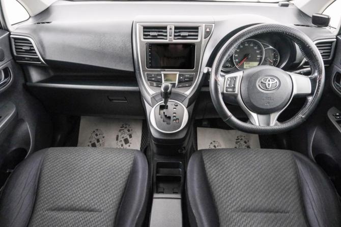 Toyota Ractis II с пробегом 2011 года, цена 849 000 рублей, 165074 км, хэтчбек, Автокод Объявления