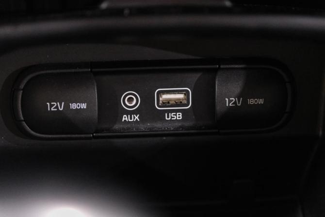 Kia Sorento II Рестайлинг с пробегом 2017 года, цена 2 479 000 рублей, 131000 км, внедорожник, Автокод Объявления