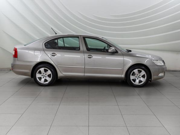 Skoda Octavia II (A5) Рестайлинг с пробегом 2011 года, цена 1 048 000 рублей, 131660 км, лифтбек, Автокод Объявления