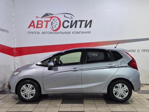 Honda Fit III Рестайлинг с пробегом 2019 года, цена 1 239 000 рублей, 88900 км, хэтчбек, Автокод Объявления