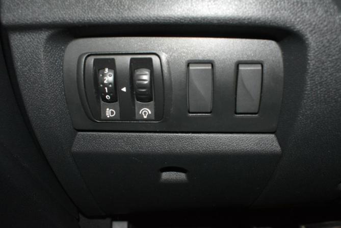 Renault Fluence I Рестайлинг с пробегом 2014 года, цена 689 000 рублей, 184000 км, седан, Автокод Объявления