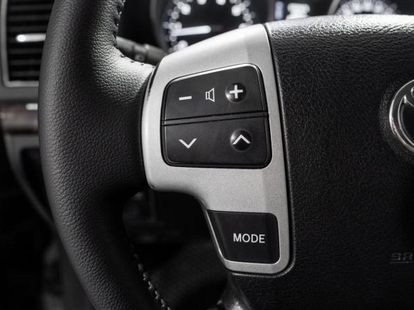 Toyota Land Cruiser 200 Series Рестайлинг 1 с пробегом 2012 года, цена 4 040 000 рублей, 226365 км, внедорожник, Автокод Объявления