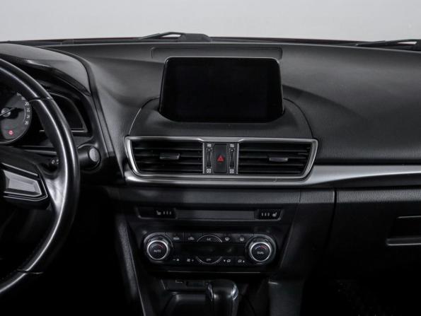 Mazda 3 III (BM) Рестайлинг с пробегом 2018 года, цена 1 690 000 рублей, 77752 км, седан, Автокод Объявления