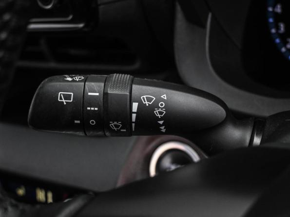 Toyota Yaris Cross с пробегом 2022 года, цена 2 389 000 рублей, 49285 км, внедорожник, Автокод Объявления