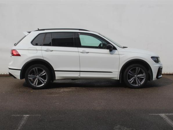 Volkswagen Tiguan II с пробегом 2019 года, цена 3 050 000 рублей, 95035 км, внедорожник, Автокод Объявления