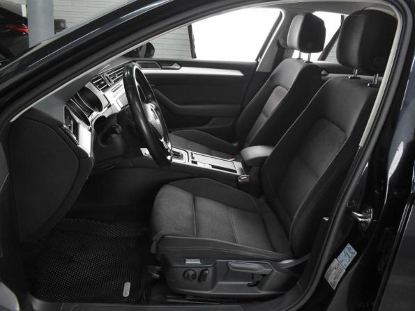 Volkswagen Passat B8 с пробегом 2017 года, цена 1 598 000 рублей, 140493 км, седан, Автокод Объявления