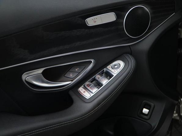 Mercedes-Benz C-Класс IV (W205) Рестайлинг с пробегом 2020 года, цена 3 559 050 рублей, 74660 км, седан, Автокод Объявления