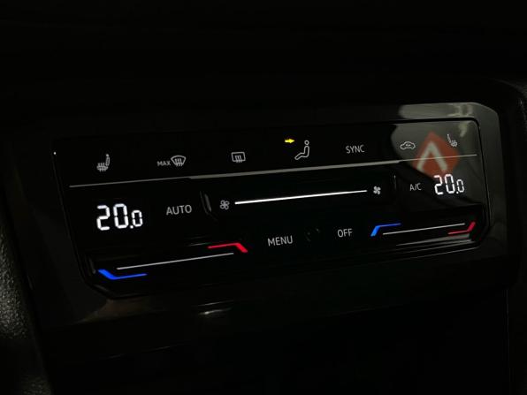 Volkswagen Tiguan II Рестайлинг с пробегом 2021 года, цена 3 035 000 рублей, 71700 км, внедорожник, Автокод Объявления