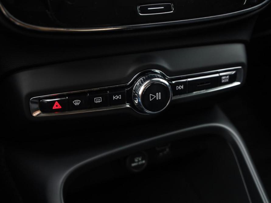 Volvo XC40 I Санкт-Петербург  - изображение 21