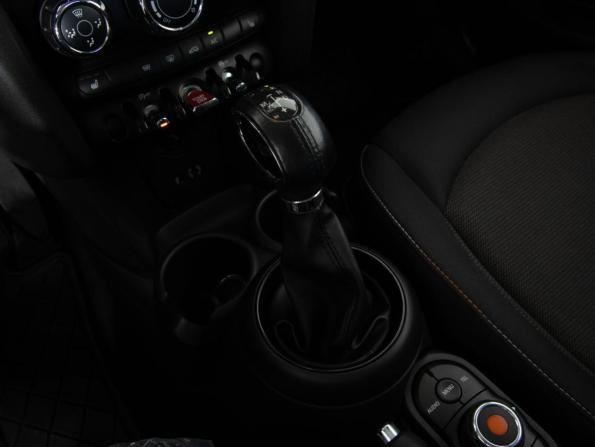 Mini Hatch III (F55/F56) с пробегом 2017 года, цена 1 649 000 рублей, 67652 км, хэтчбек, Автокод Объявления