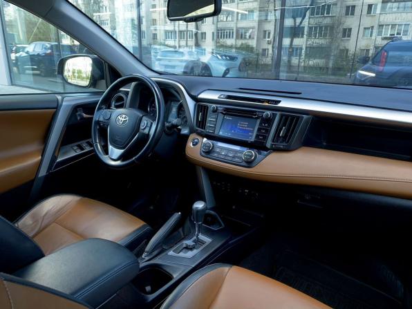 Toyota RAV4 IV (XA40) Рестайлинг с пробегом 2016 года, цена 1 950 000 рублей, 251000 км, внедорожник, Автокод Объявления