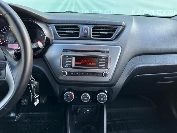 Kia Rio III Рестайлинг с пробегом 2016 года, цена 999 000 рублей, 104442 км, седан, Автокод Объявления