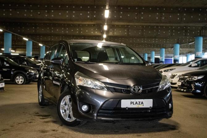 Toyota Verso I Рестайлинг с пробегом 2013 года, цена 1 399 000 рублей, 148831 км, компактвэн, Автокод Объявления