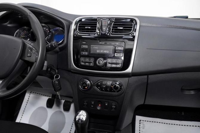 Renault Sandero II с пробегом 2018 года, цена 629 000 рублей, 84916 км, хэтчбек, Автокод Объявления
