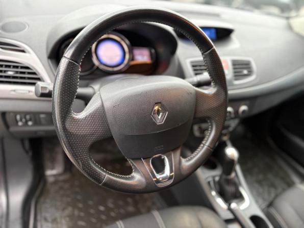 Renault Fluence I Рестайлинг с пробегом 2014 года, цена 877 000 рублей, 131286 км, седан, Автокод Объявления