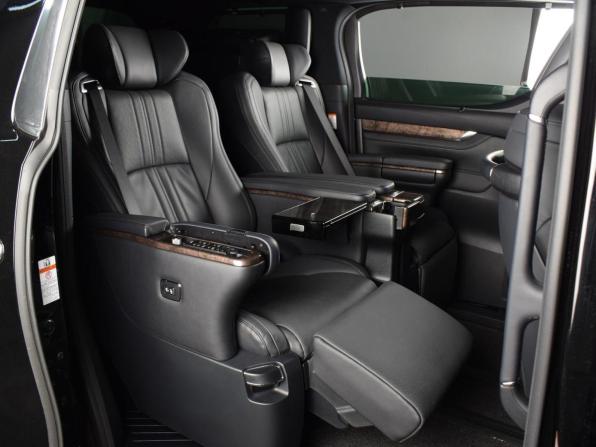 Toyota Alphard III Рестайлинг с пробегом 2021 года, цена 9 169 000 рублей, 39796 км, минивэн, Автокод Объявления