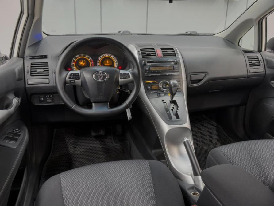 Toyota Auris I Рестайлинг Ростов-на-Дону  - изображение 6