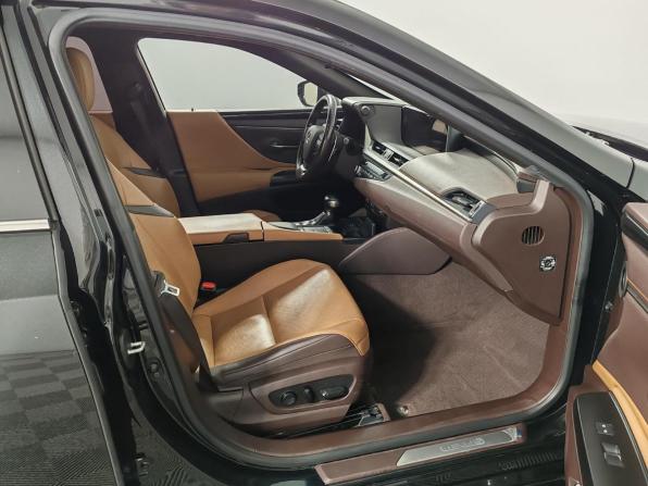 Lexus ES VII с пробегом 2020 года, цена 3 675 000 рублей, 131952 км, седан, Автокод Объявления