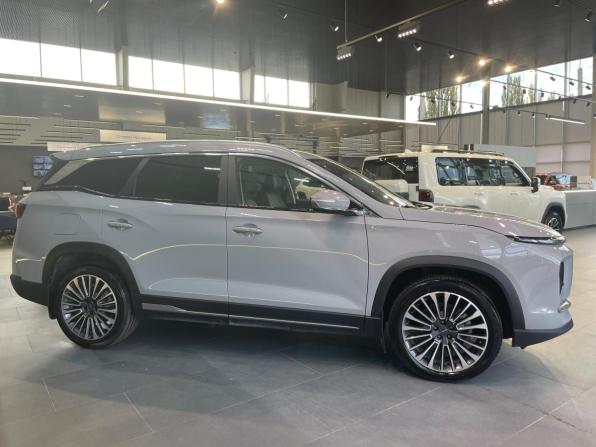 Soueast S09 с пробегом 2024 года, цена 3 297 250 рублей, 9443 км, внедорожник, Автокод Объявления