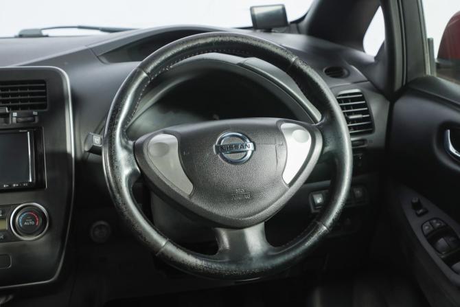 Nissan Leaf I (ZE0/AZE0) с пробегом 2014 года, цена 549 000 рублей, 175000 км, хэтчбек, Автокод Объявления