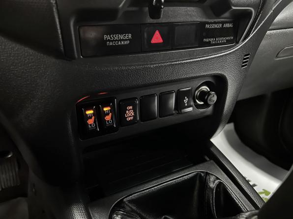 Mitsubishi L200 V с пробегом 2015 года, цена 2 125 000 рублей, 120648 км, offers.body_type.unknown, Автокод Объявления