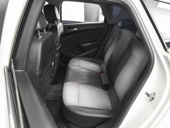 Opel Astra J с пробегом 2011 года, цена 750 000 рублей, 93634 км, хэтчбек, Автокод Объявления
