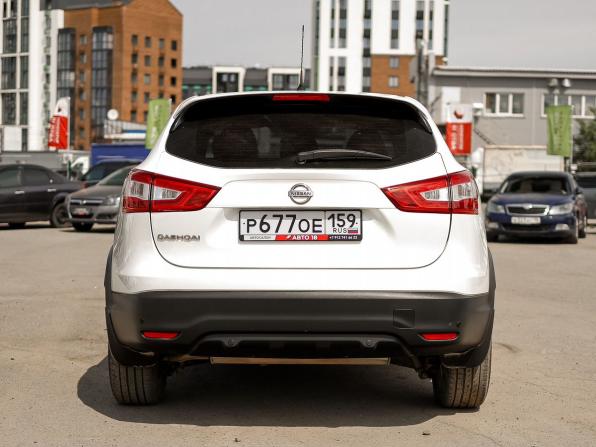 Nissan Qashqai II с пробегом 2015 года, цена 1 559 000 рублей, 97510 км, внедорожник, Автокод Объявления