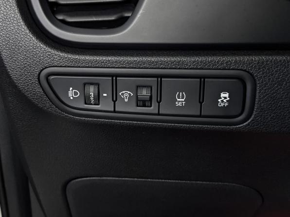 Kia Rio IV Рестайлинг с пробегом 2021 года, цена 1 781 000 рублей, 96650 км, седан, Автокод Объявления