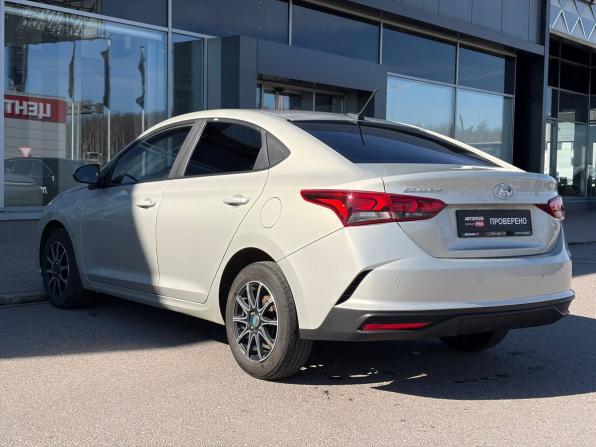 Hyundai Solaris II Рестайлинг с пробегом 2020 года, цена 1 055 000 рублей, 241350 км, седан, Автокод Объявления